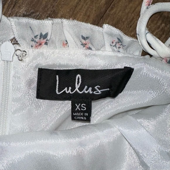 SOLD 💕Lulu’s Be A Wildflower Tie Strap Floral Mini Dress - Picture 4 of 16